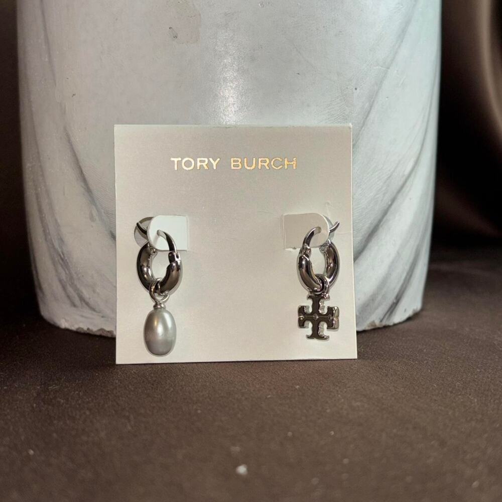 Tory Burch earrings Silver Tone Mismatched Pearl & Double T Charm - Picture 2 of 5